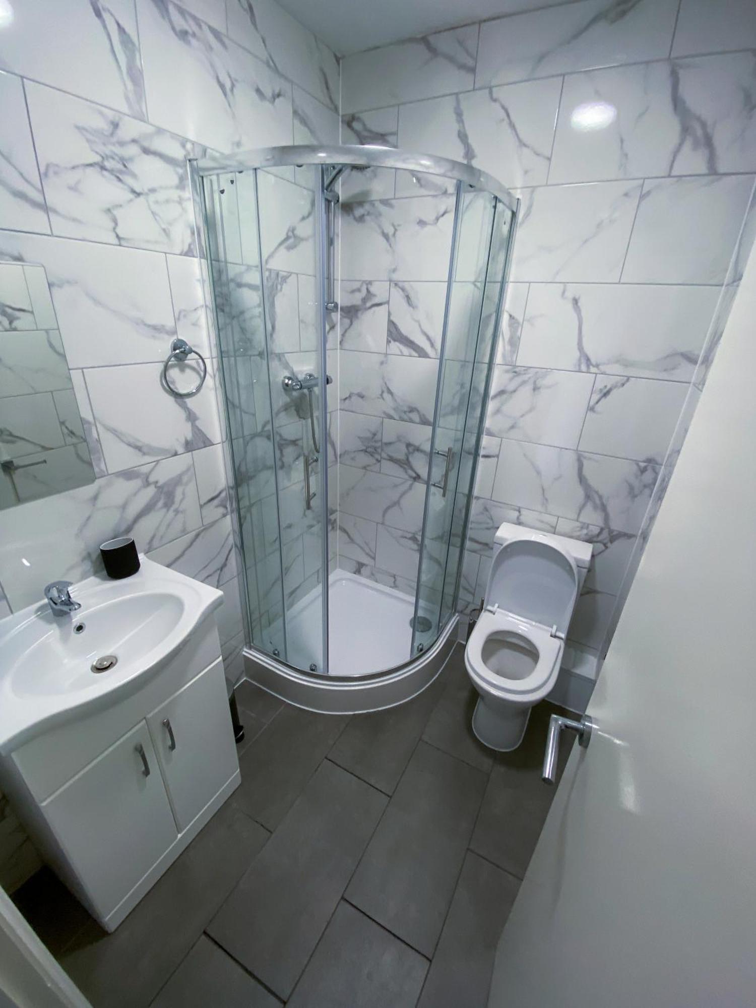 Modern 1 Bedroom Flat In Wood Green London Eksteriør bilde